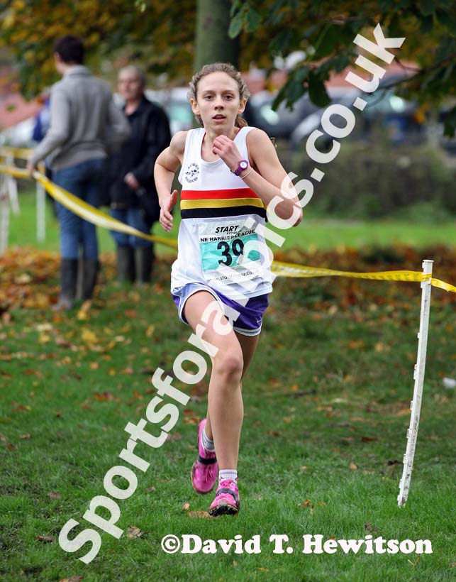 Rosie Murton (Alnwick) wins the Under-17s womens North East Harrier League, Blaydon. Photo: David T. Hewitson/Sports for All Pics